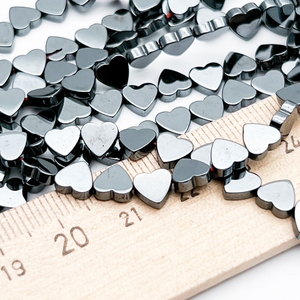 Гематит Сердце бусины (имитация), цвет черный, размер около 6 мм, цена за 32-33 шт (1/2 нити)