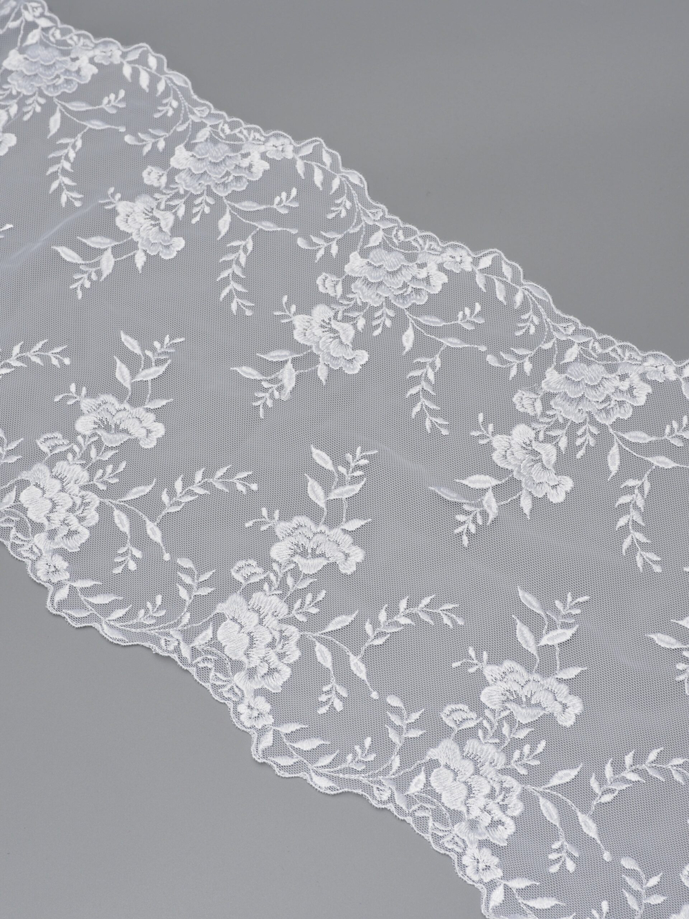 Вышивка на сетке кипельно-белая неэластичная ширина 24 см