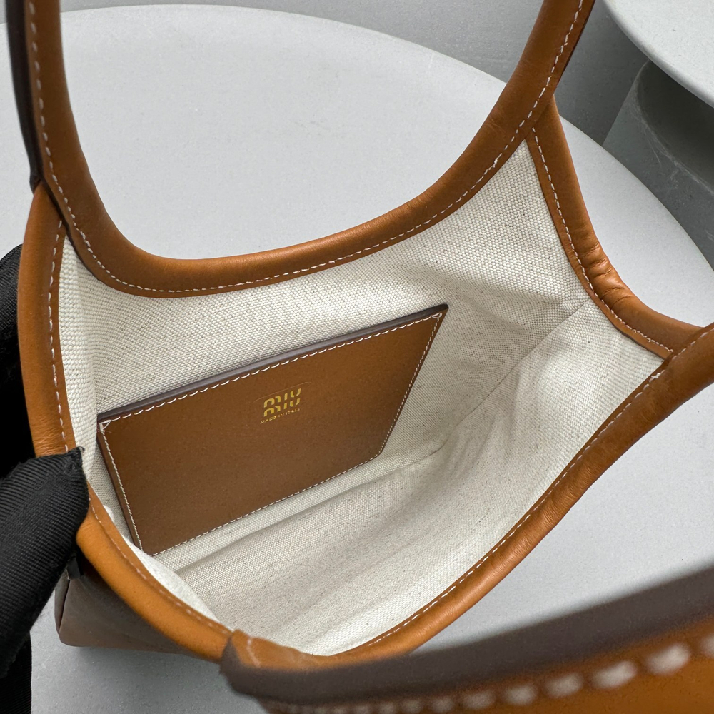 Miu Miu Ivy Bag 24 cm