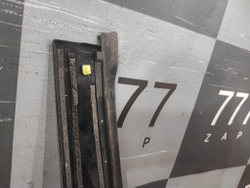 Накладка стойки двери задней левой Toyota Camry (XV70) 17-нв Б/У Оригинал 75762219