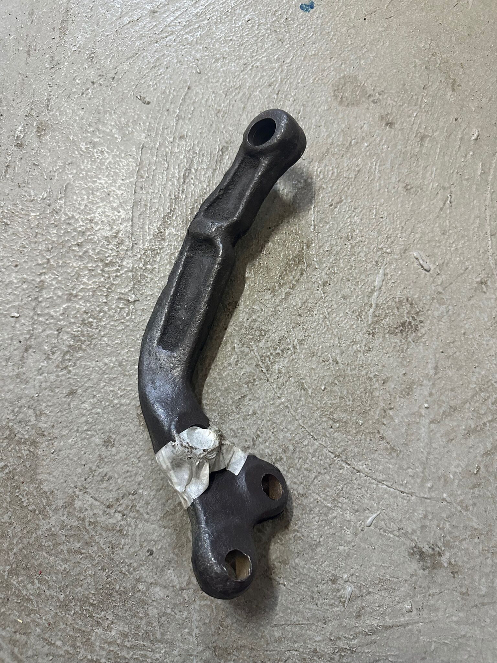 Рычаг поворотный левый ЛТЗ Т40А-3001225-Б