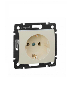 Legrand розетка 4320 с рамкой 3 с/к