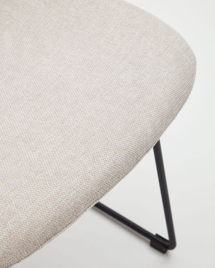 Zahara Стул бежевый с черными стальными ножками La Forma Испания 