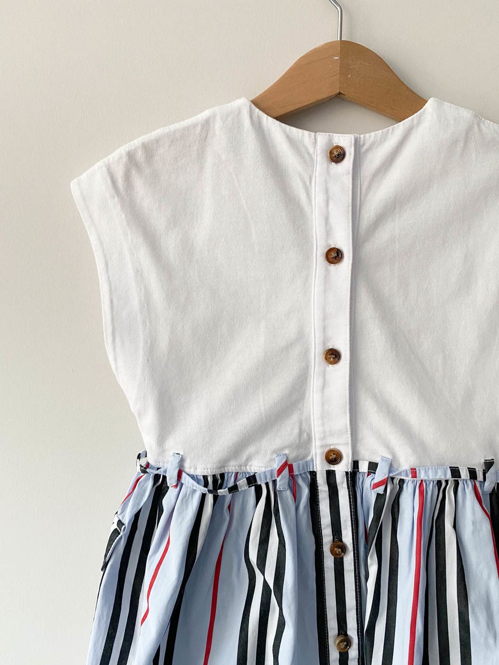 Платье Burberry, 104