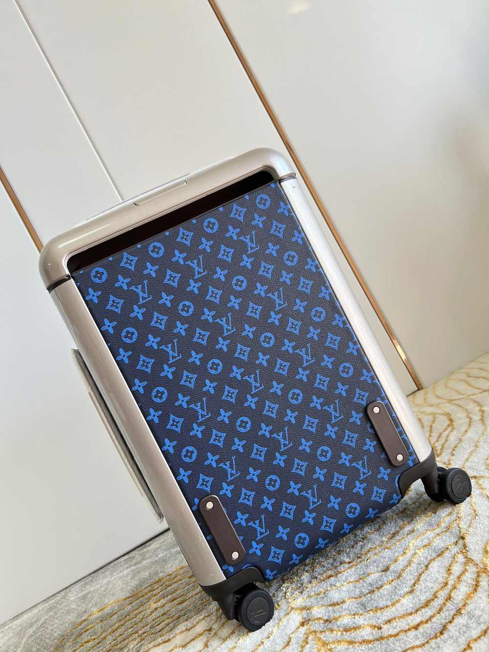 Louis Vuitton Horizon 55 Suitcase