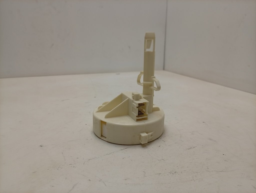 WP79/2 ктп6 Поплавок для посудомоечных машин Whirlpool 481236058479 б/у