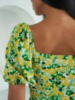 Летнее платье короткое в цветочек