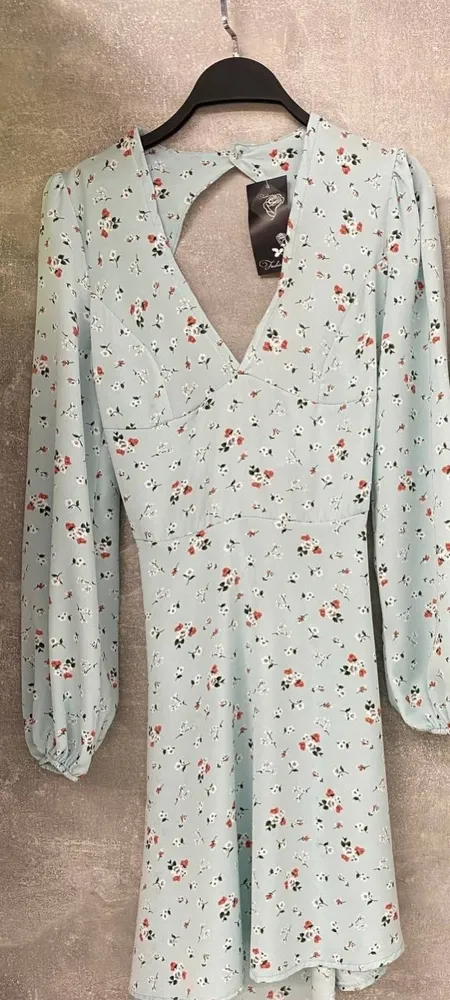 Платье с открытой спиной 1556130-1 Fabrika