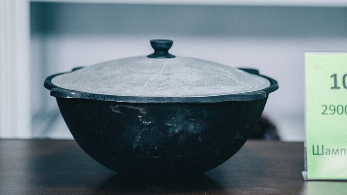 Наши казаны - чугунные!