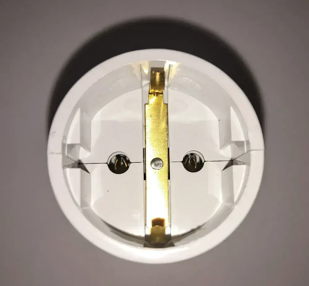 Удлинитель с заземлением "Доктор Ап" 1 розетка, 2 метра, ПуГВВ 3x2.5 мм, белый, 16А, серия "Мощный"