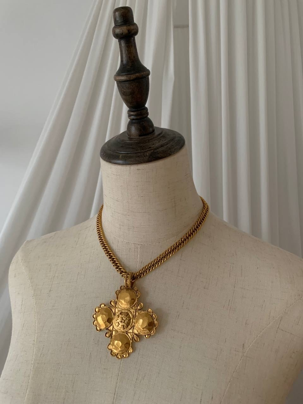 Кулон Крест Chanel