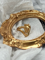 Кольцо золотистое "Обнимающие руки" Скиапар.