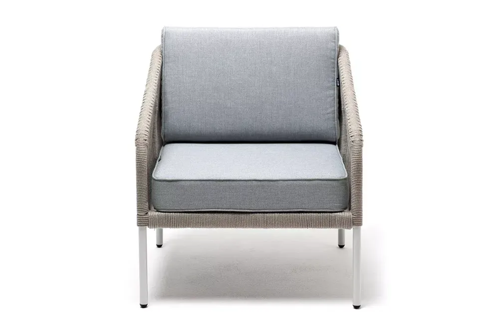 "Канны" кресло плетеное из роупа, каркас алюминий светло-серый (RAL7035) муар, роуп серый меланж круглый, ткань светло-серая