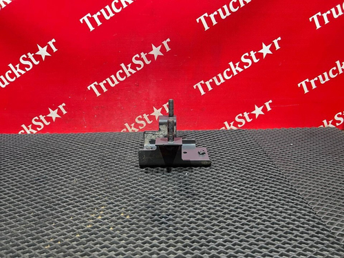 Кронштейн электромагнитного клапана