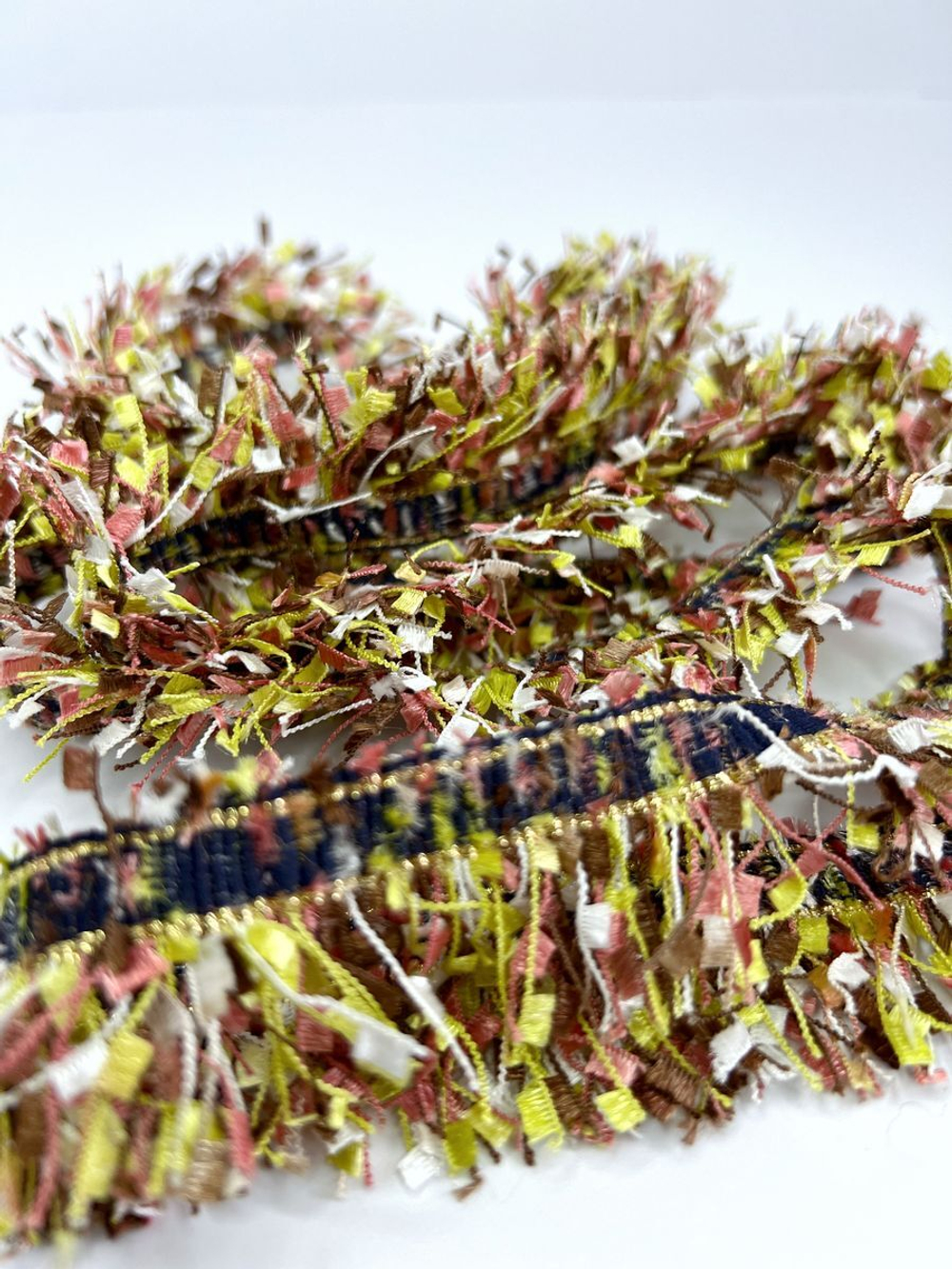 Тесьма с бахромой твидовая букле травка 35мм (1,5м в уп)