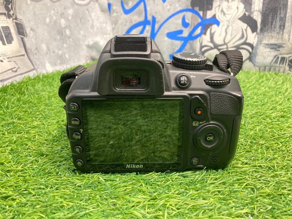 Nikon D3100 (12.800 кадров)