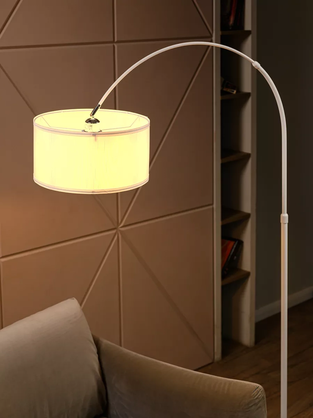 Торшер напольный с абажуром