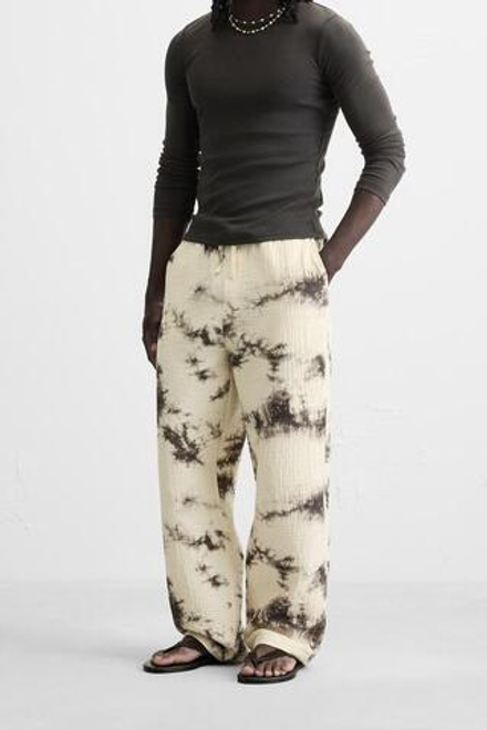 ZARA БРЮКИ С ТЕКСТУРНЫМ ПРИНТОМ TIE DYE, ЭКРЮ