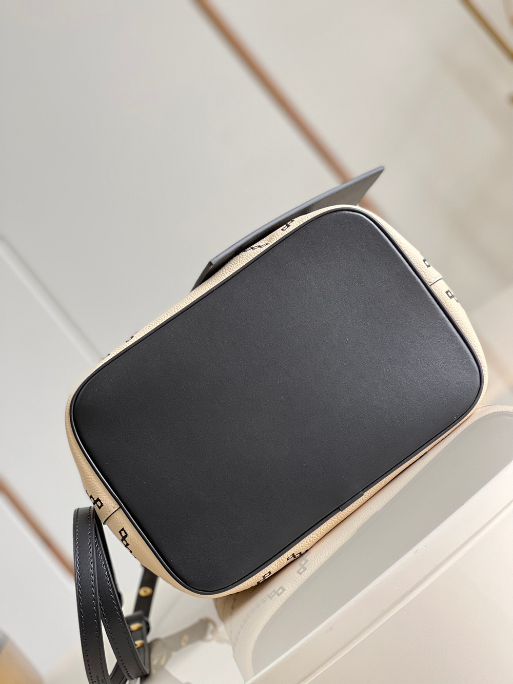 Louis Vuitton NeoNoe MM