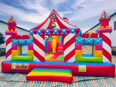 Коммерческий надувной батут «Парк развлечений», 14*6*7 м.