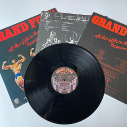 Винтажная виниловая пластинка LP Grand Funk Railroad All The Girls In The World Beware (Japan 1975) (No Obi) Look At Granny Run Run