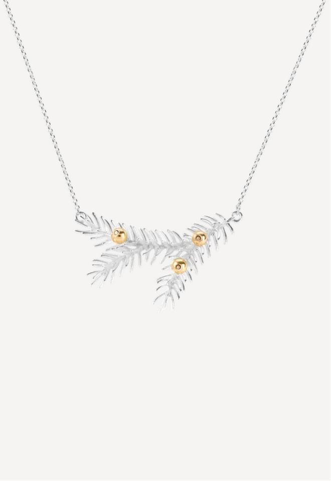 Колье из серебра "Заснеженная еловая ветка"