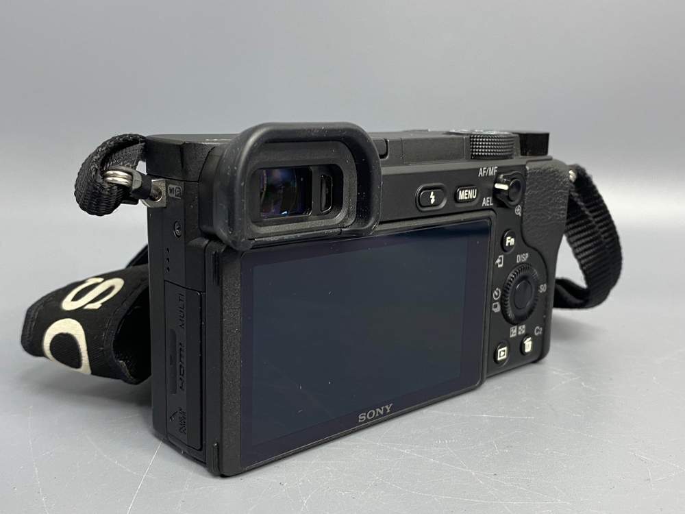 Sony A6400 14.000 кадров