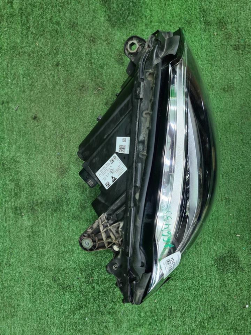 Фара правая Mercedes C w205 (2018-2023) LED