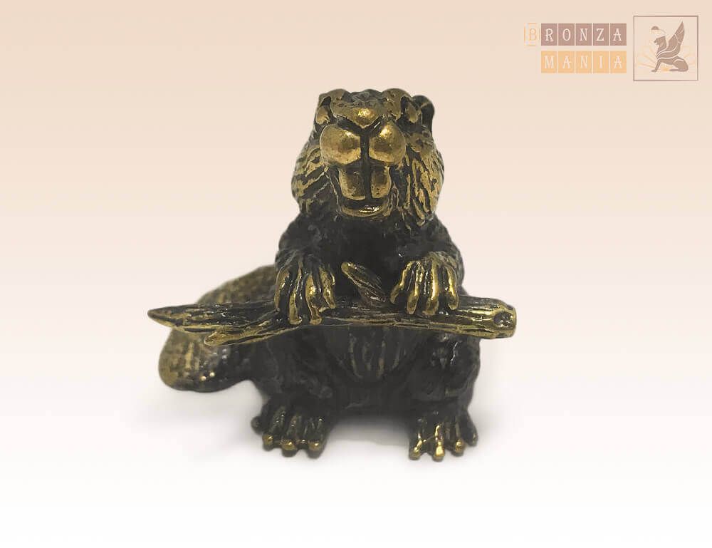 фигурка Бобер с деревом