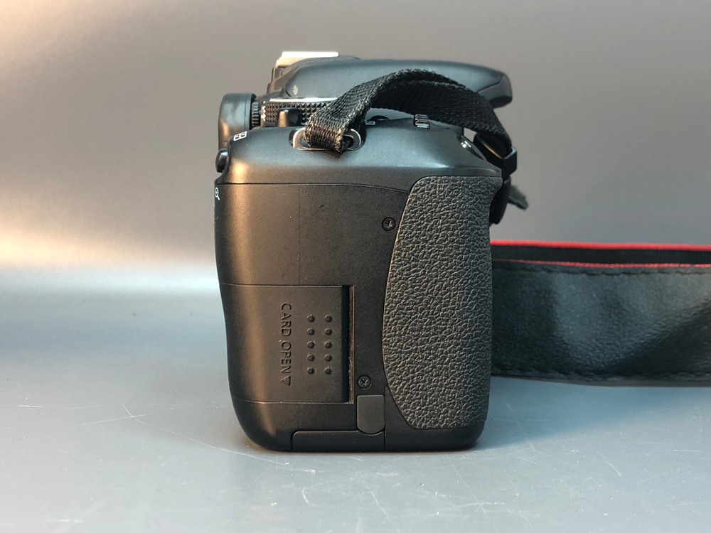 Canon 600D Kit 18-55mm, 6200 кадров пробега