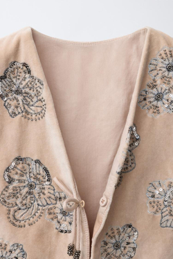 ZARA БАРХАТНЫЙ ЖИЛЕТ С ВЫШИТЫМИ ЦВЕТАМИ И ПАЙЕТКАМИ, ТЕЛЕСНО-РОЗОВЫЙ