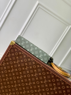Louis Vuitton Pochette Voyage MM