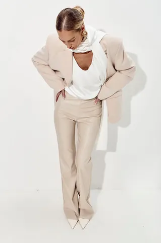 Брюки клеш из экокожи серо-бежевого цвета