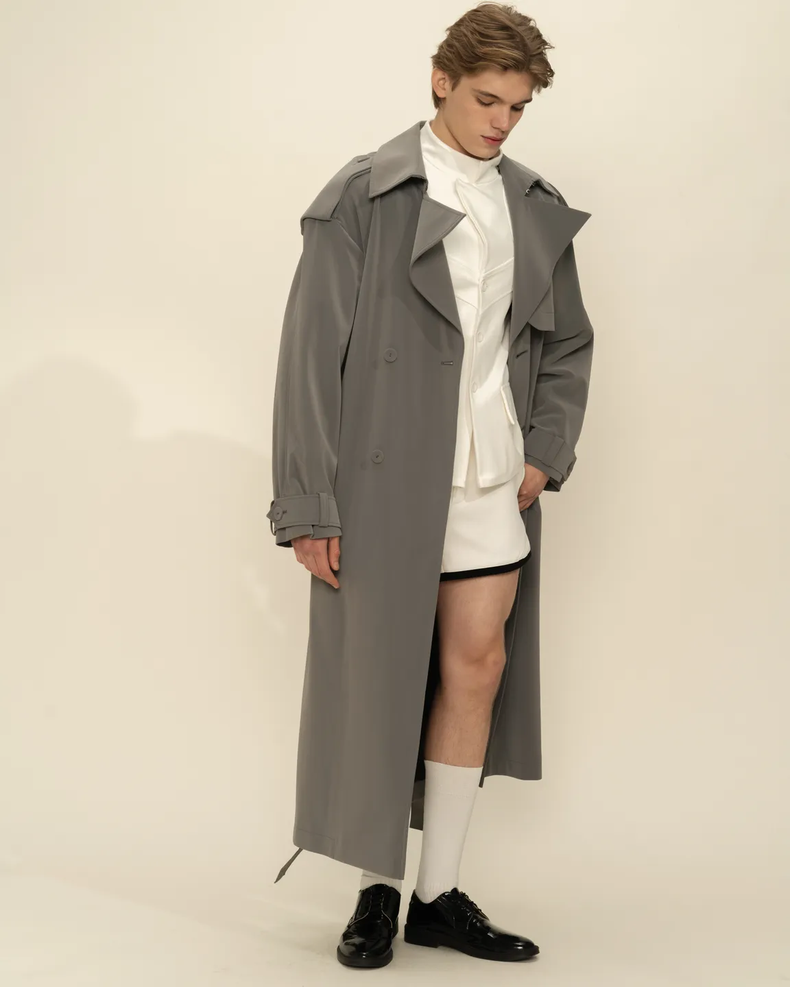 Серый тренч 