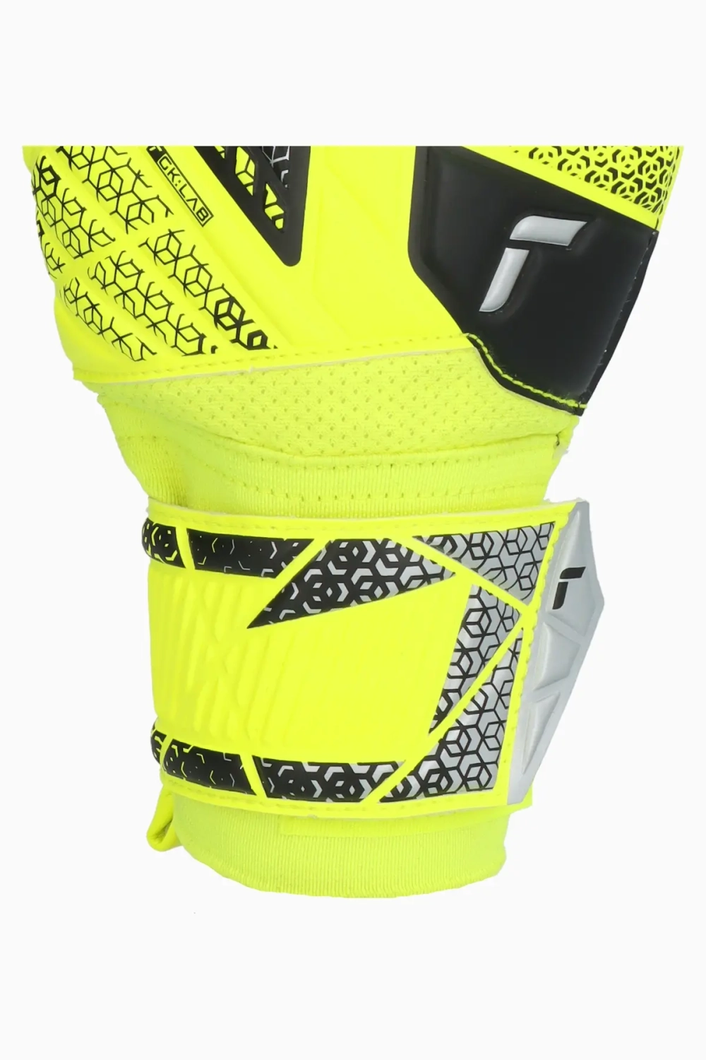 Вратарские перчатки Reusch Attrakt Solid