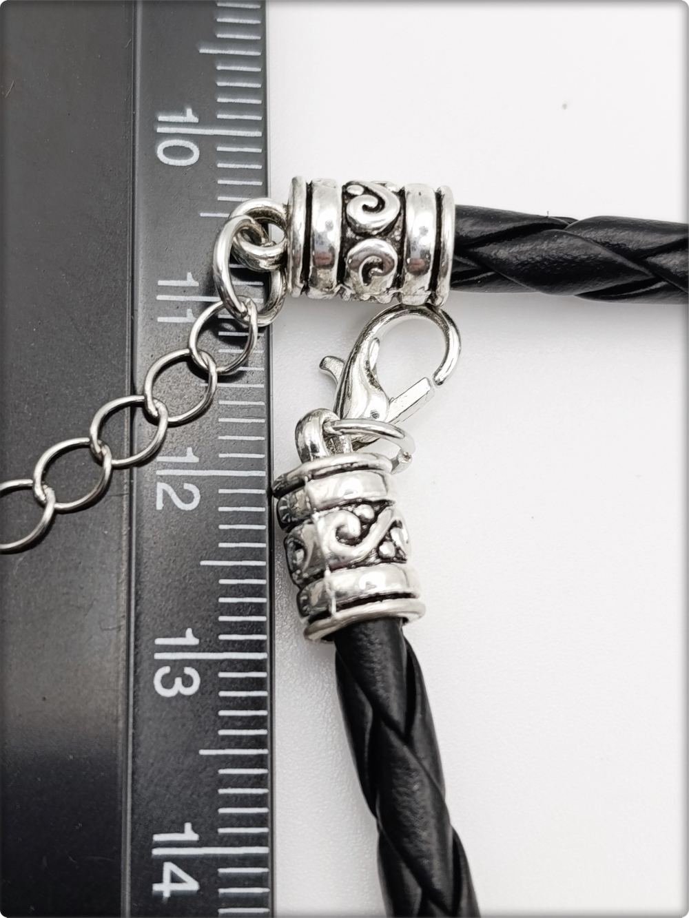 Шнурок, гайтан плетённый с подкулонником, длина 50см. ПУ кожа.