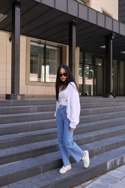 Джинсы Miss Bonbon с прямым кроем и рваными концами