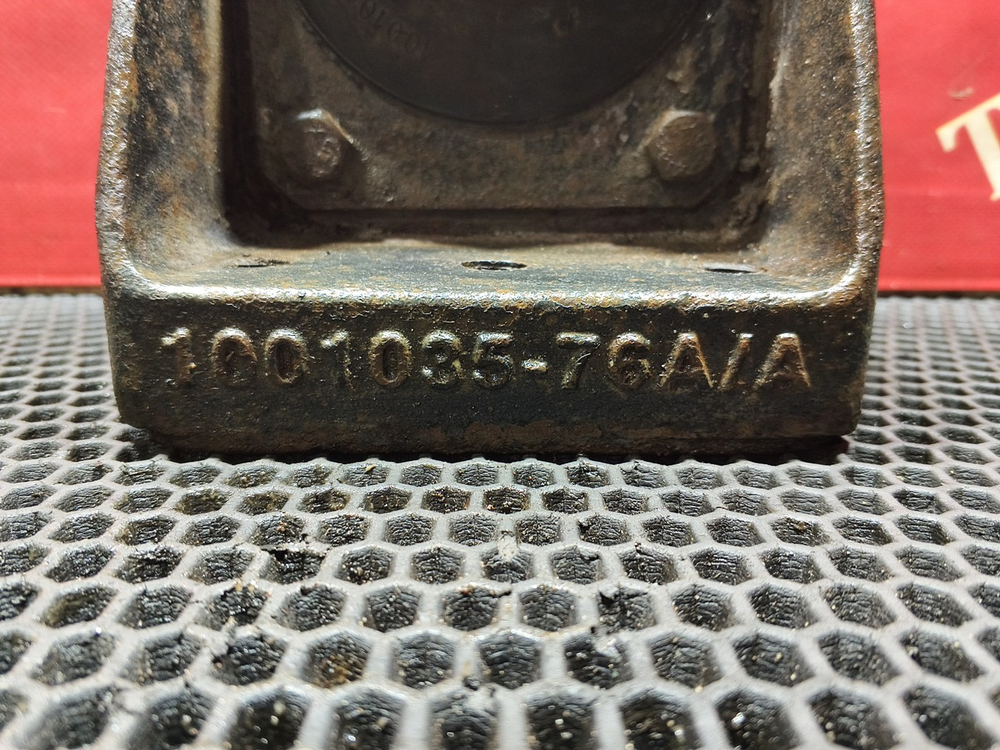 Подушка двигателя передняя