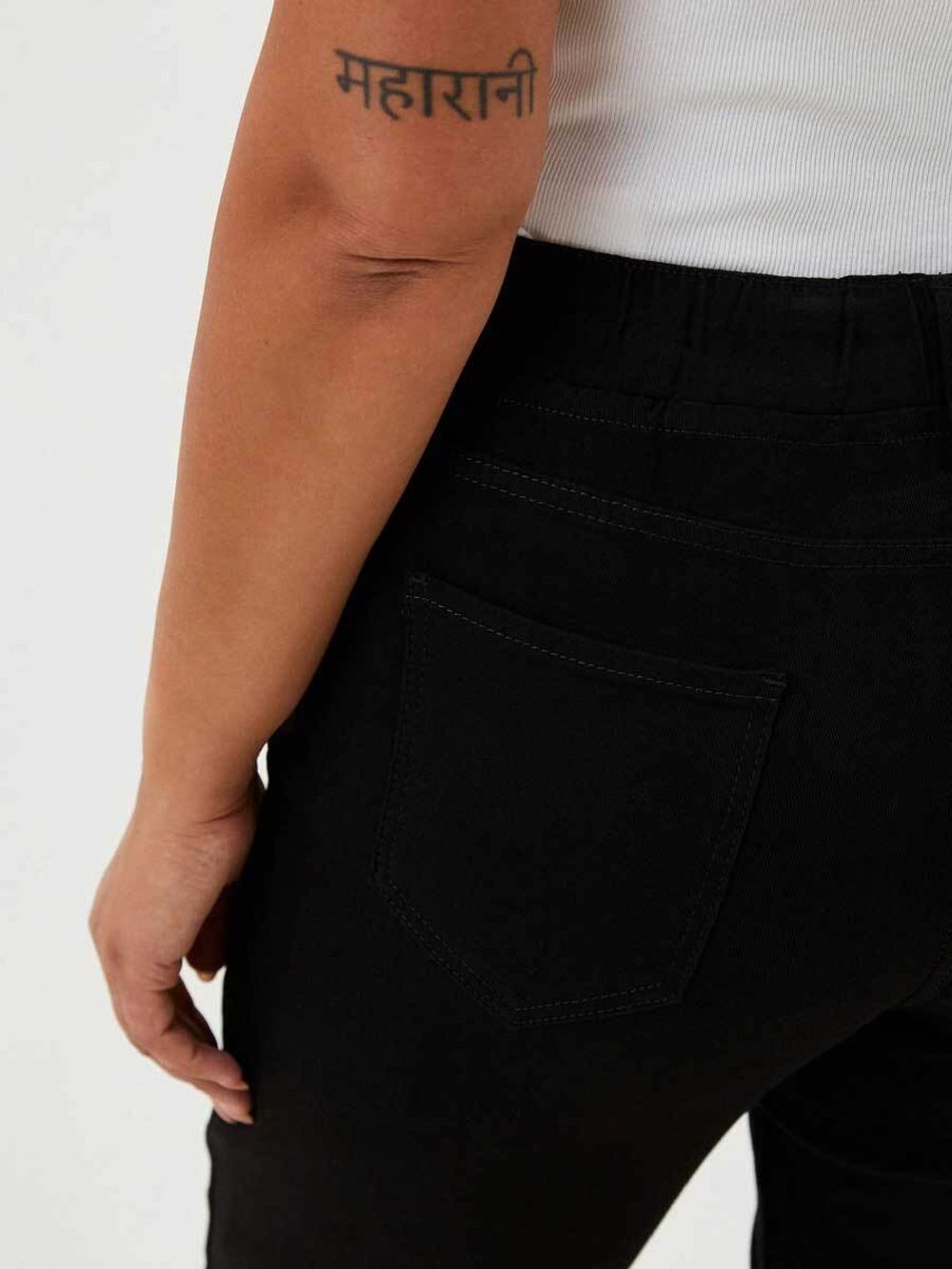 Джинсы на резинке больших размеров