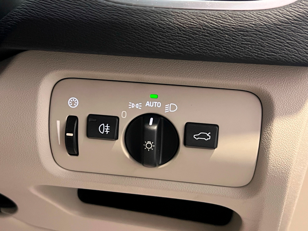 Volvo V40, 2017 год