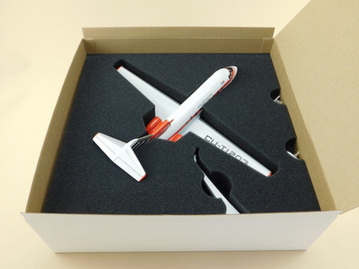 Модель самолета Як-40 (М1:72, Cubana)