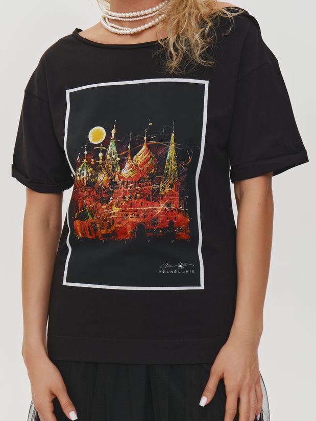 Футболка со спущенным плечом  принт "Москва", черная