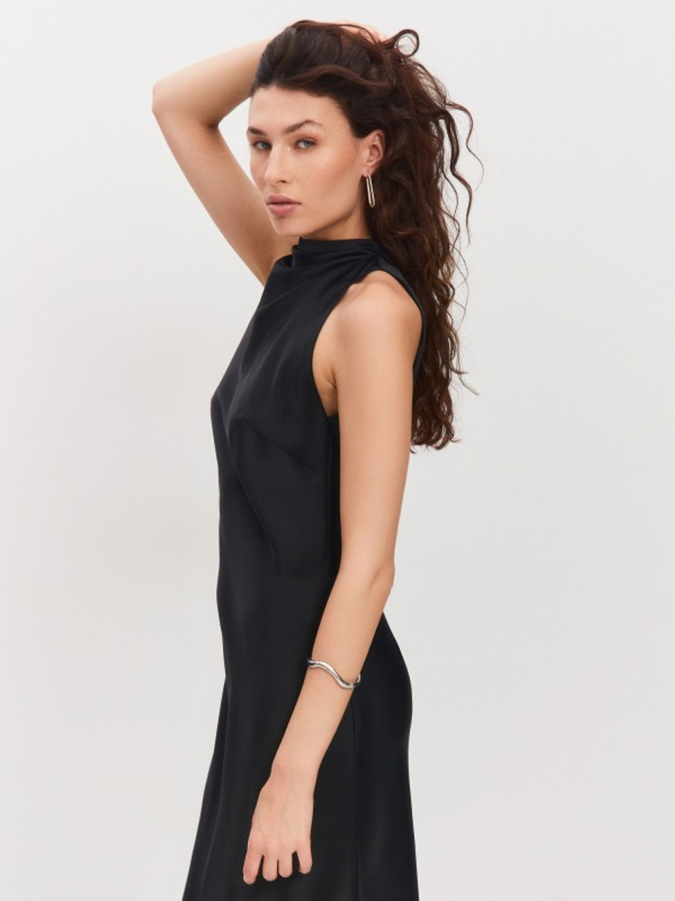 Платье с качелями макси