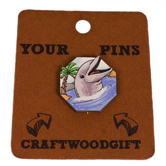 Деревянный значок. Дельфин