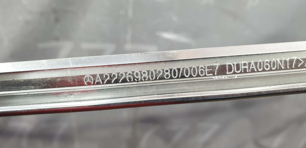 Молдинг двери передней правой Mercedes S (W222) 13-20 Б/У Оригинал A2226980280