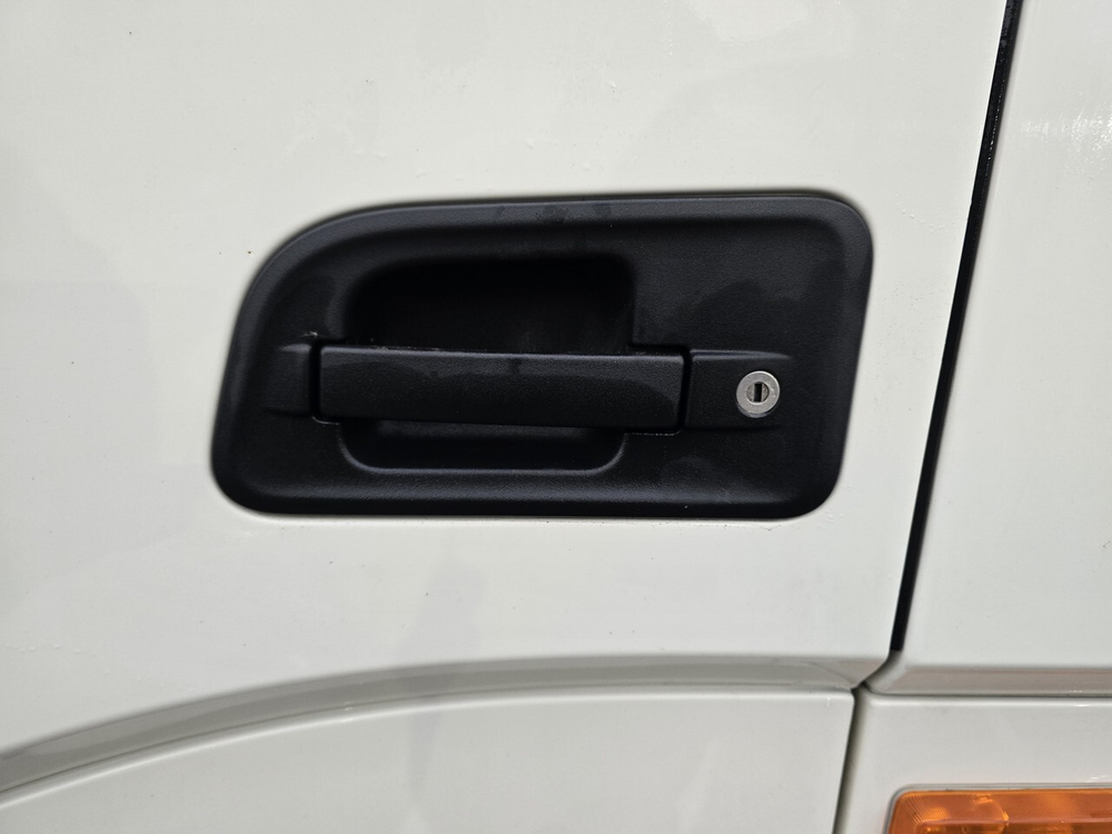 Дверь левая 2023г.