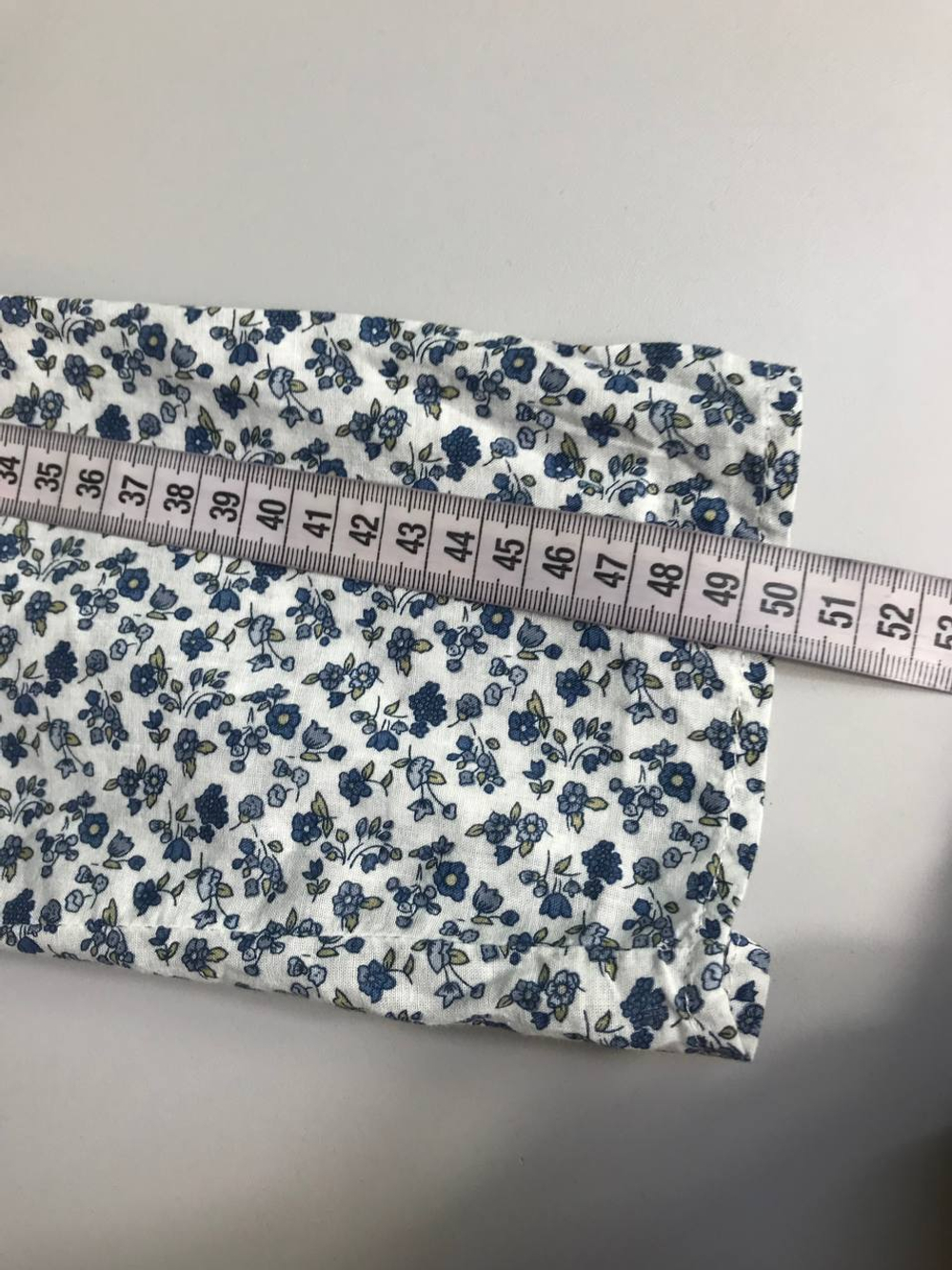 Блузка в нежный цветочек, визуально на 46 размер