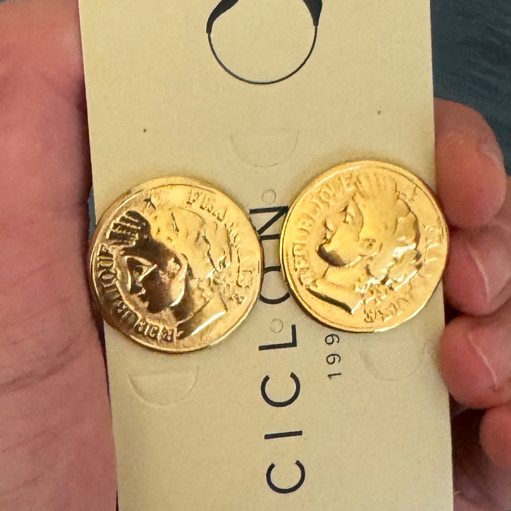 Серьги-медальоны