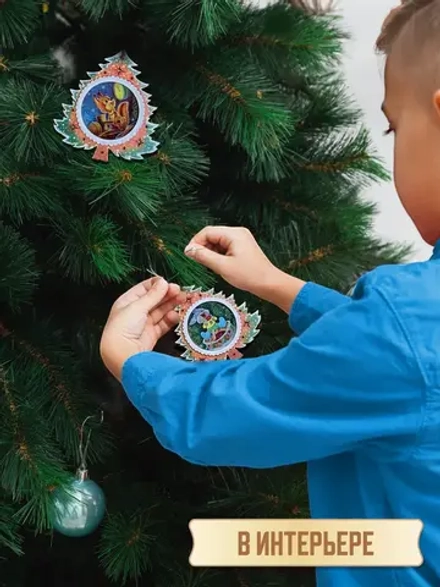 Деревянная игрушка на елку. Художник Владимир Зарубин. Елка с зайцем