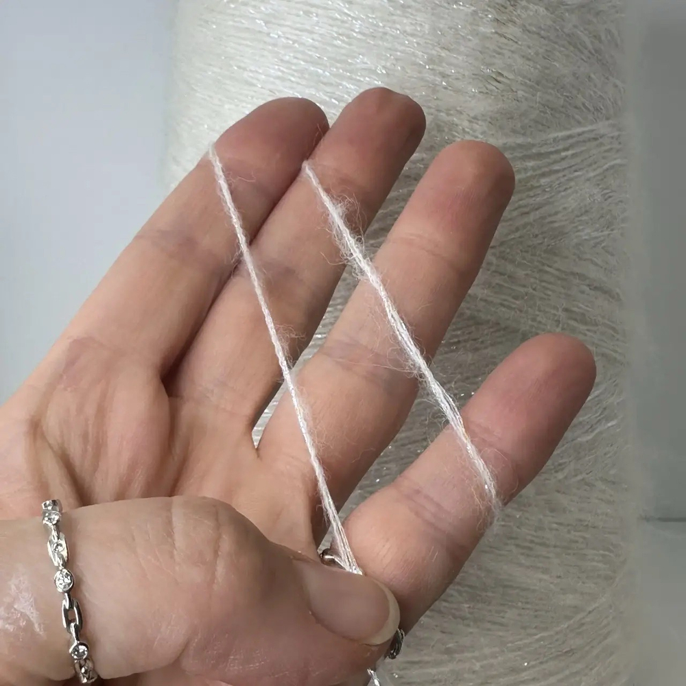 PRIMA STOCK Italy; вспушенная альпака, меринос, пайетки, лунный люрекс с п/а; 550м/100гр; цвет: белый с неоновым отливом; S711